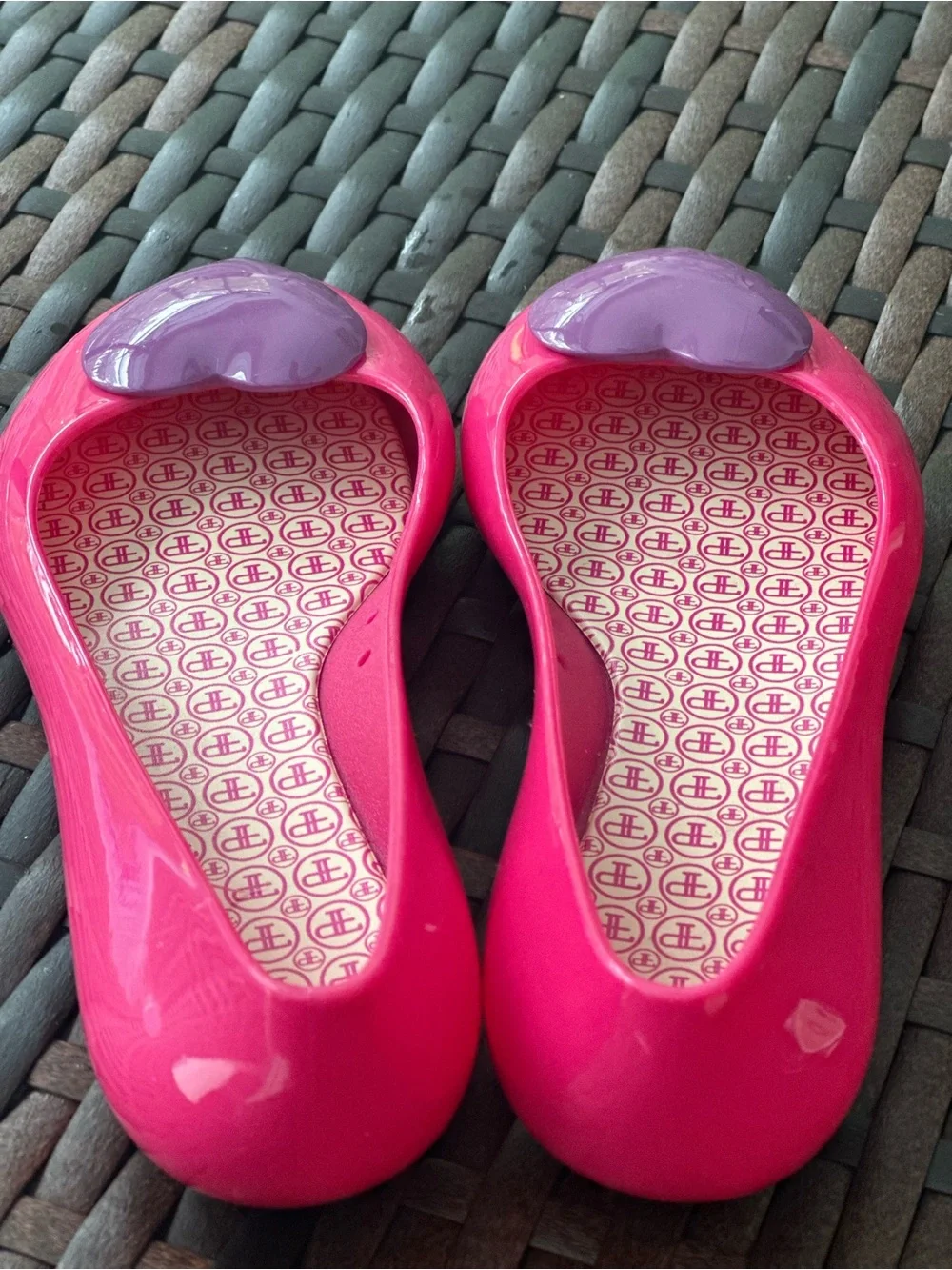 Faux Pink Pas Paris Girl Ballerina Shoes Heart-Accent